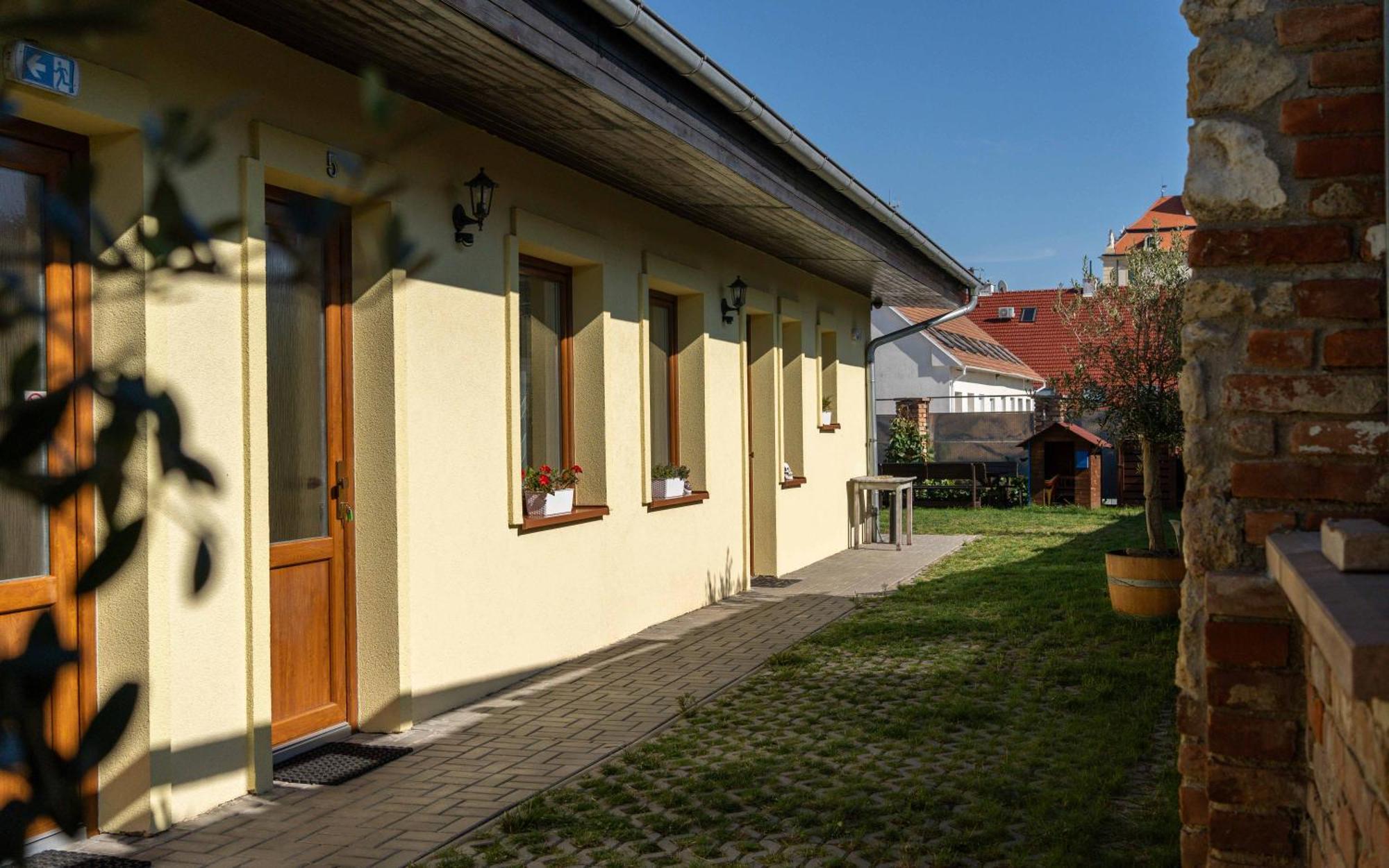 Penzion Alenka Valtice Exterior photo
